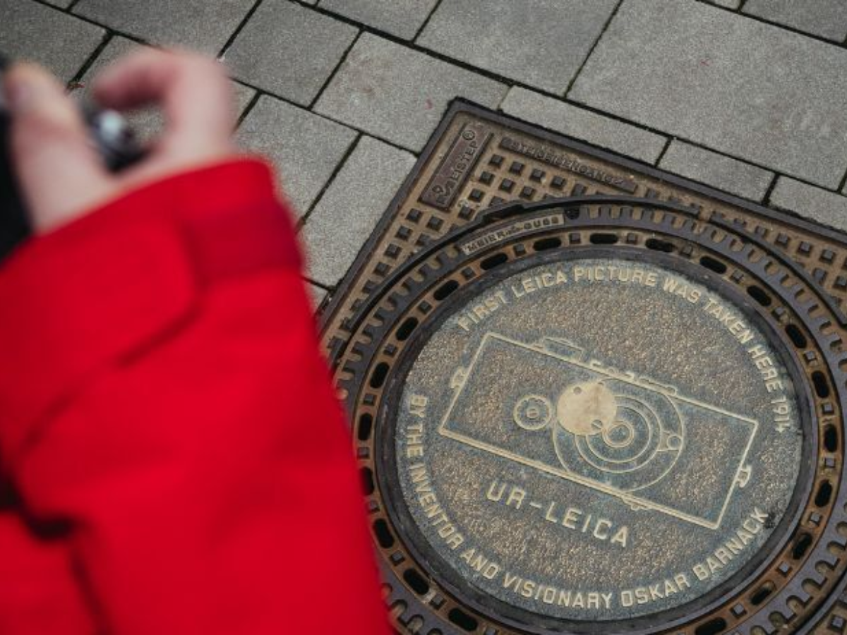 Leitzsche Werksgeschichte: Historischer Foto Walk durch Wetzlar mit Stollenführung