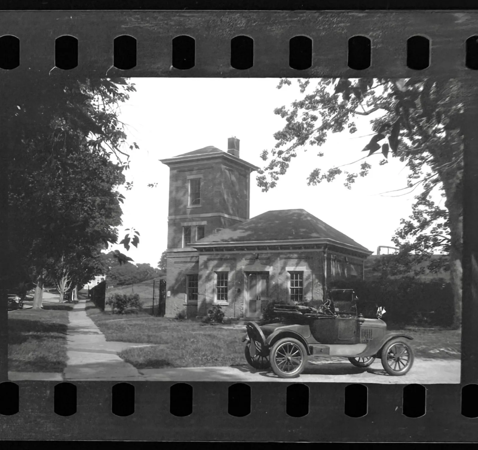 The First Leica Look: Der originale Barnack-Film und die Anfänge der Leica Fotografie (EN)